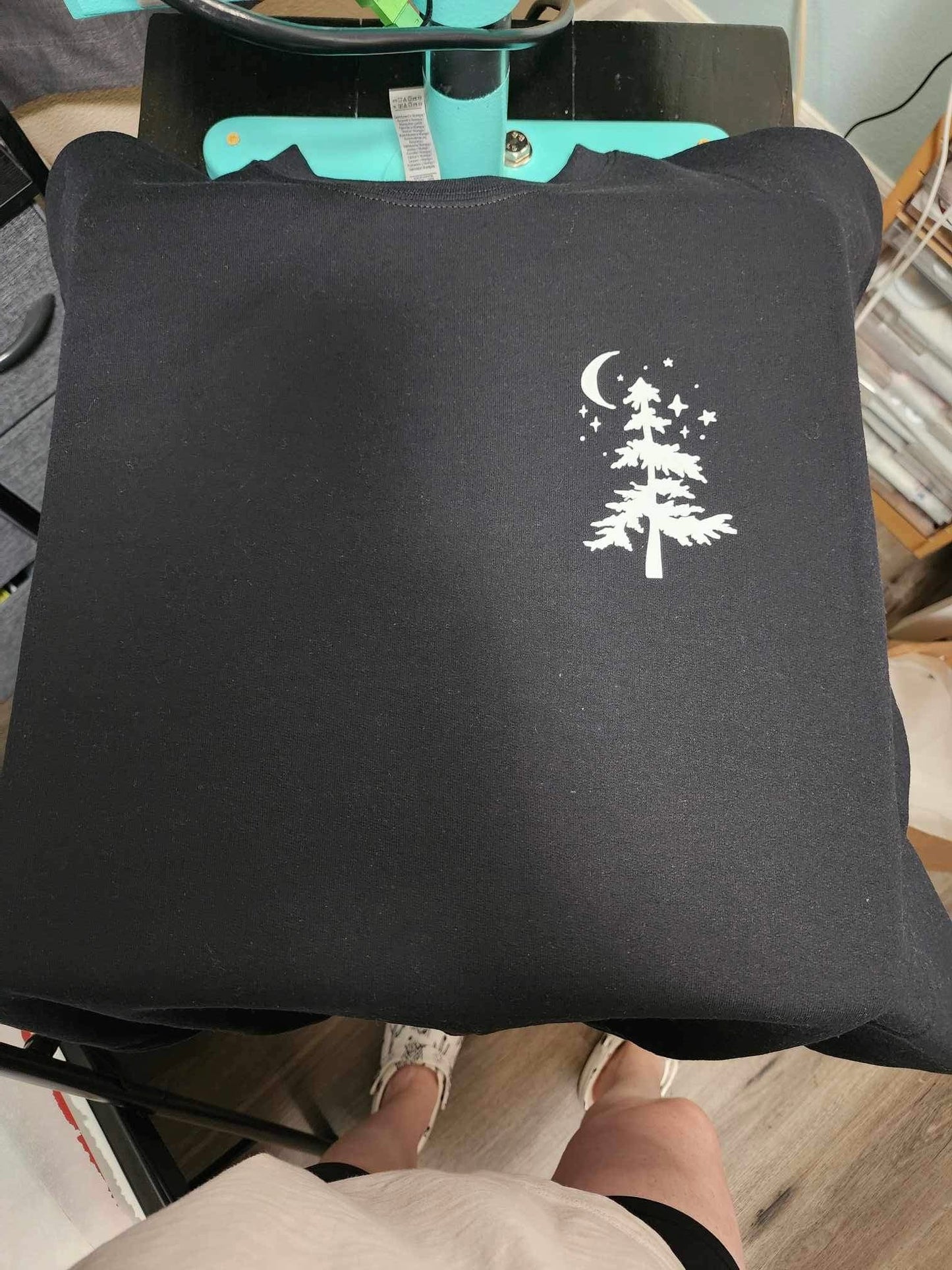 No city lights crewneck (white print)