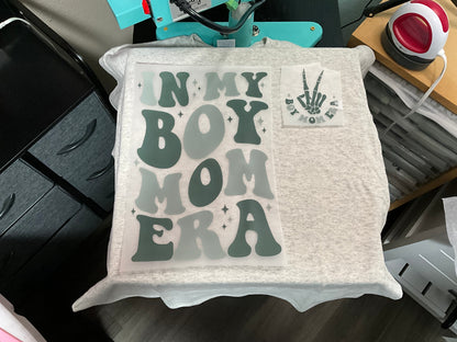 BOY MOM ERA (green print- T-Shirt)