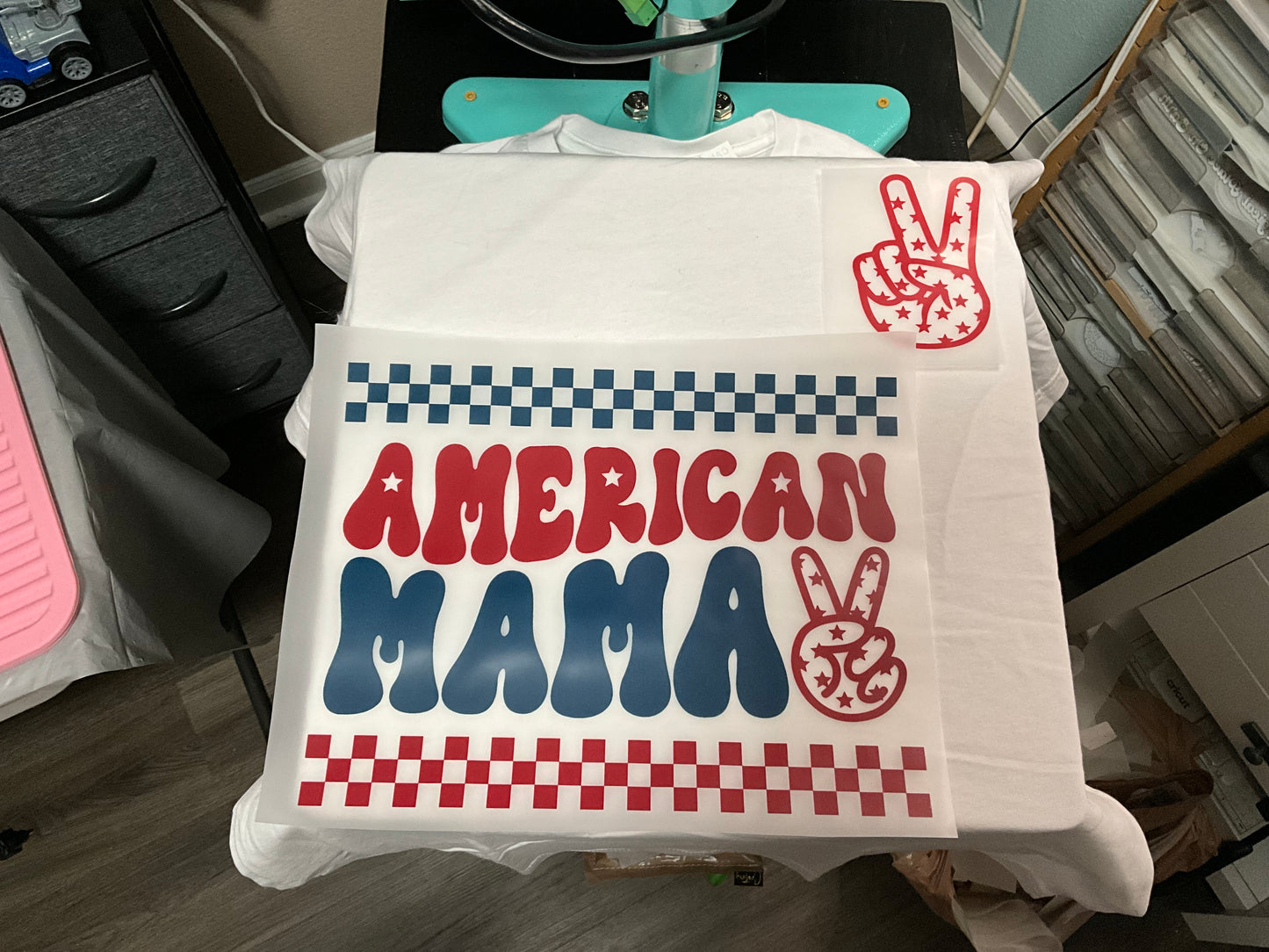 American MAMA t-shirt ( large back design - small front design )